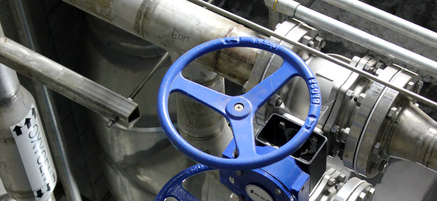 Valve control wheel on pipes